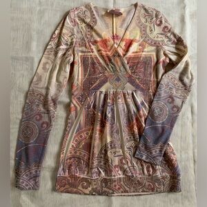 Romeo Juliet couture light weight knit top
